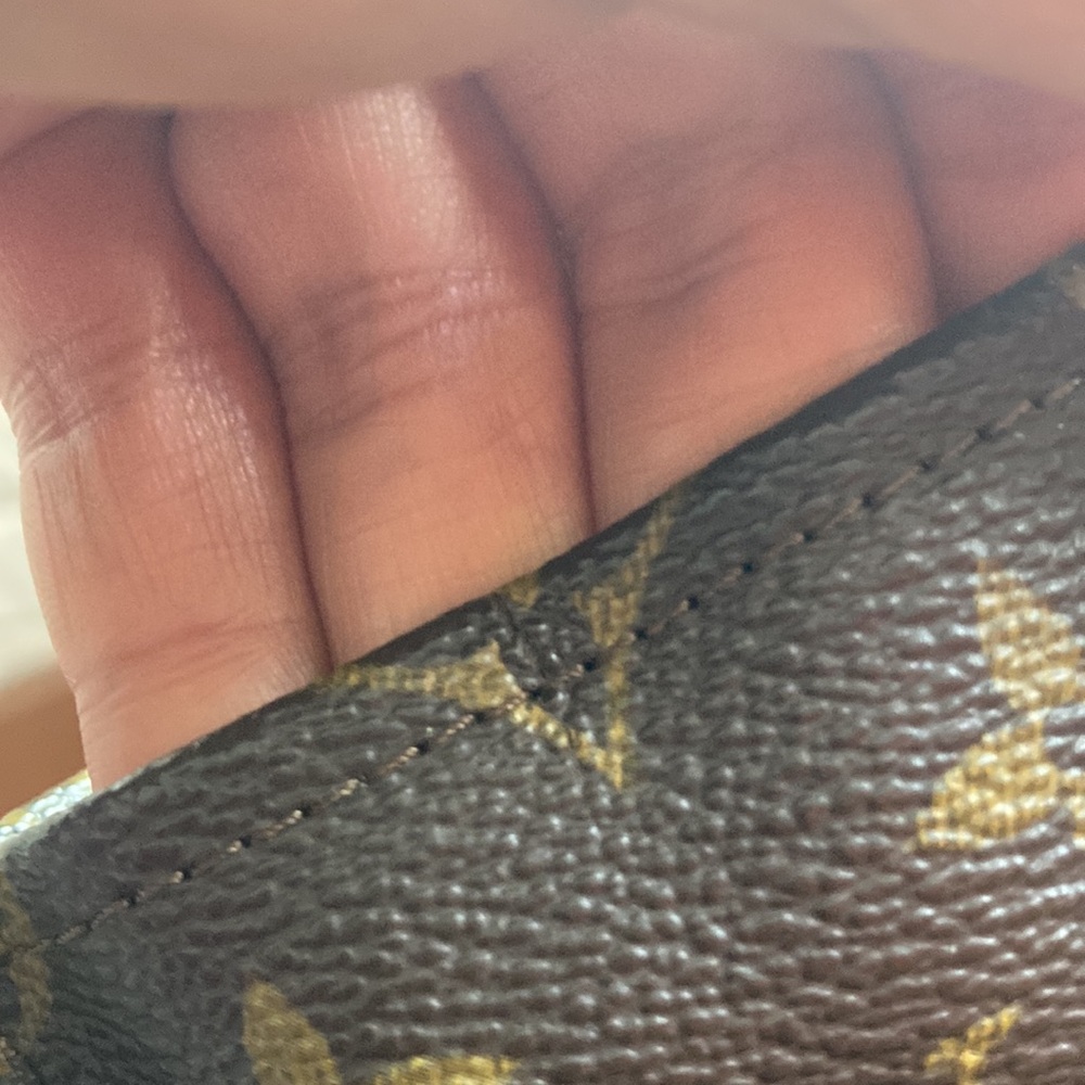 Authentic Louis Vuitton Sac Flat - Picture 5 of 9